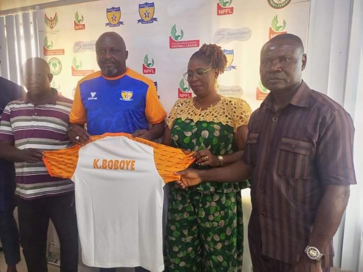 Sunshine Stars Unveils new Coach, Signs AFCON Winner