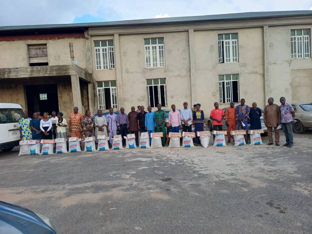 RCCG MEMBER EMPOWERS CHURCH MEMBERS WITH CARTONS OF DAY OLD CHICKS AND BAGS OF FEED