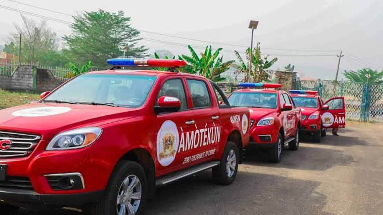 Amotekun Arrests Escaped Robbery Suspect in Osogbo Amotekun Arrests Escaped Robbery Suspect in Osogbo