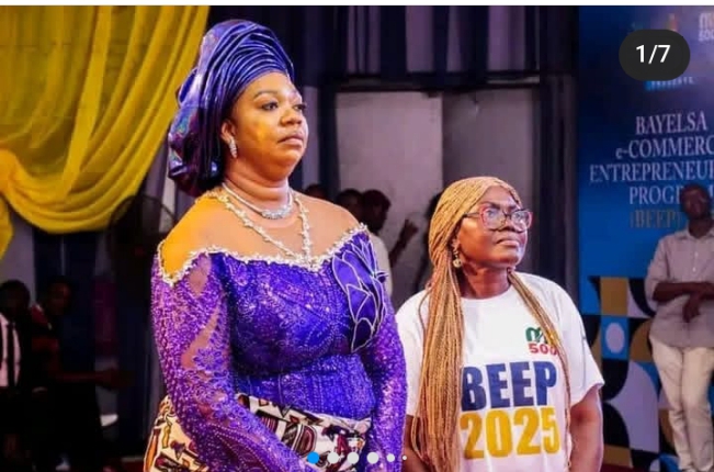 Bayelsa Governor Grants ₦240m Interest-Free Loan to Woman Turning Plantain Stems into Hair Extensions Bayelsa Governor Grants ₦240m Interest-Free Loan to Woman Turning Plantain Stems into Hair Extensions
