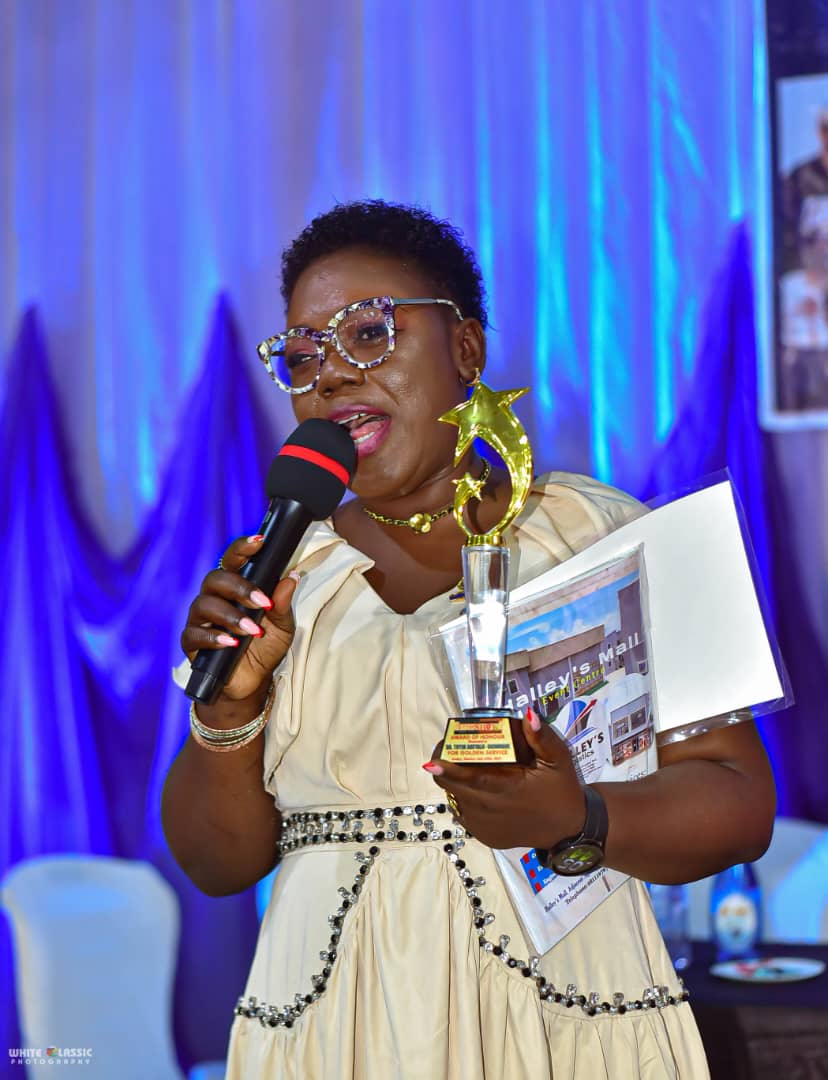 Dr. Toyin Adeyalo – Ogundare Bags Golden Service Award at Topshot Hall of Fame