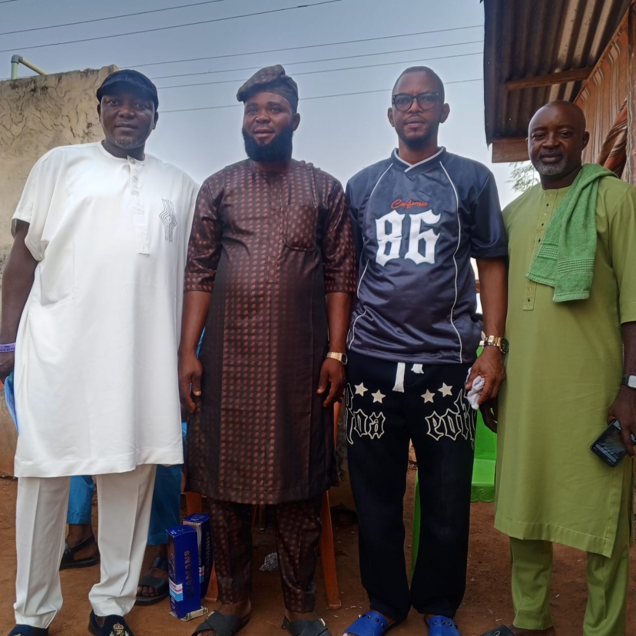 Hon. Dele Ogunbameru Meets Ward Leaders, Pledges Support for APC