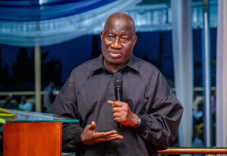 Jonathan Recounts Unarmed Visit to Militants’ Camp During Niger Delta Peace Talks Jonathan Recounts Unarmed Visit to Militants’ Camp During Niger Delta Peace Talks