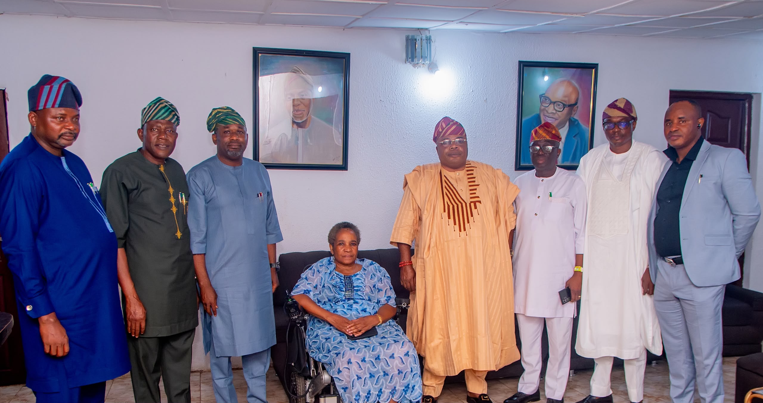 Ondo Assembly Speaker, Members Pay Condolence Visit to Late Pa Fasoranti’s Family